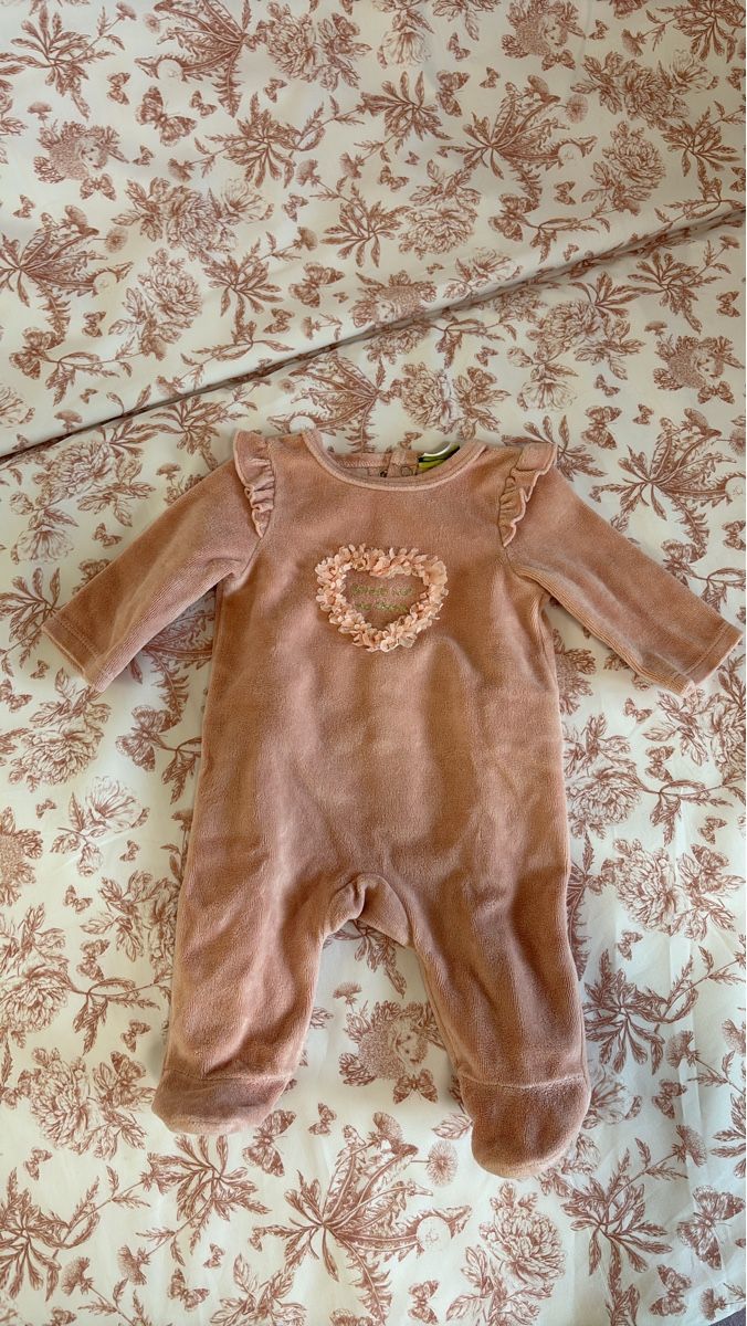 Lotti & Set di vestiti: Combinaison rose douce bébé 3 mois  – Nuovo (secondo la descrizione) da Monthey venduto da LoveBrand