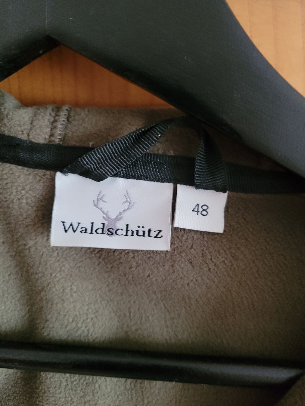 Jacken: Waldschütz Softshell Jacke, Khaki/Schwarz, Gr. 48, Top! – Neu und originalverpackt aus Heinrichswil von Mari-75 2