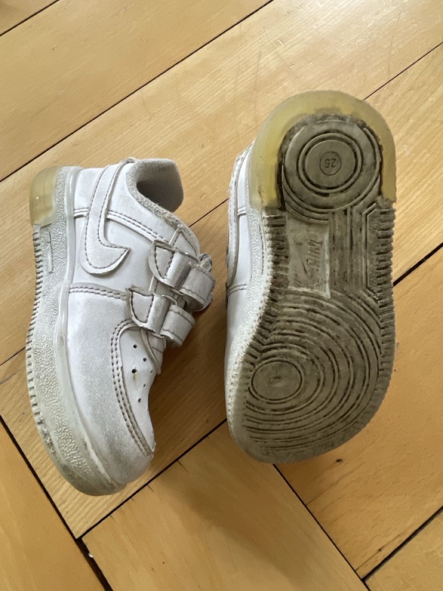 Nike Scarpe per ragazzi: Kinder Turnschuhe Nike Air Force 1 Gr.25 – Usato da Gossau SG venduto da Snikitas 3