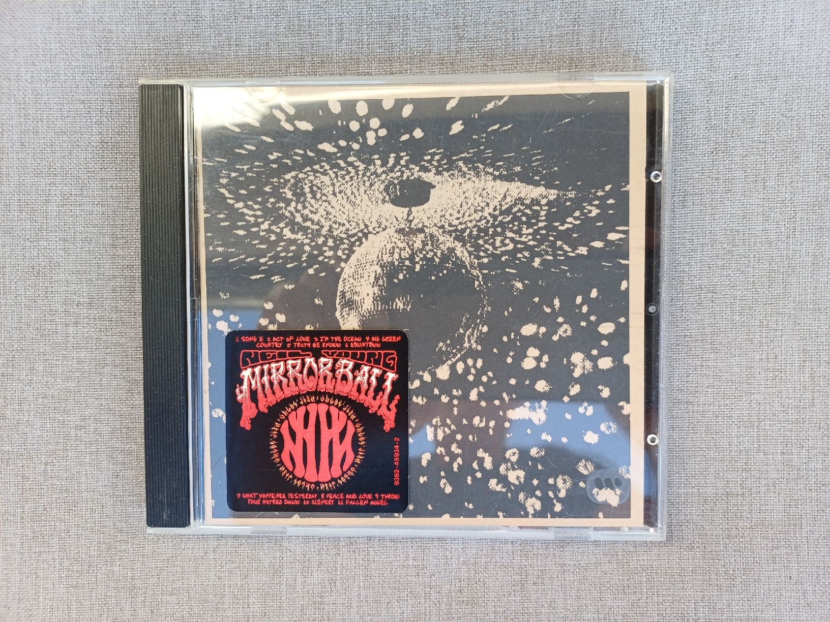 CD: Neil Young "Mirror Ball" CD neuf – Nuovo (secondo la descrizione) da Begnins venduto da Drastic-Sound