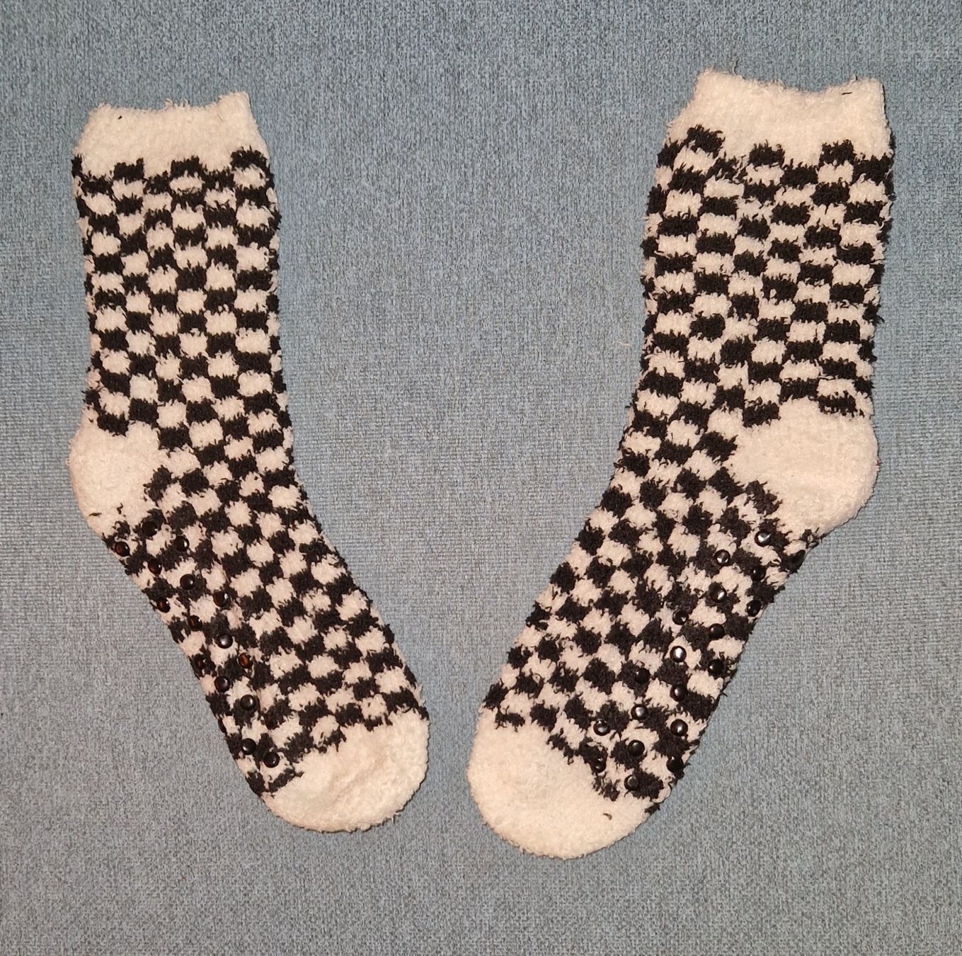 Socken: Chaussures anticlimactic (Neuve) – Neu (gemäss Beschreibung) aus Couvet von Pioune
