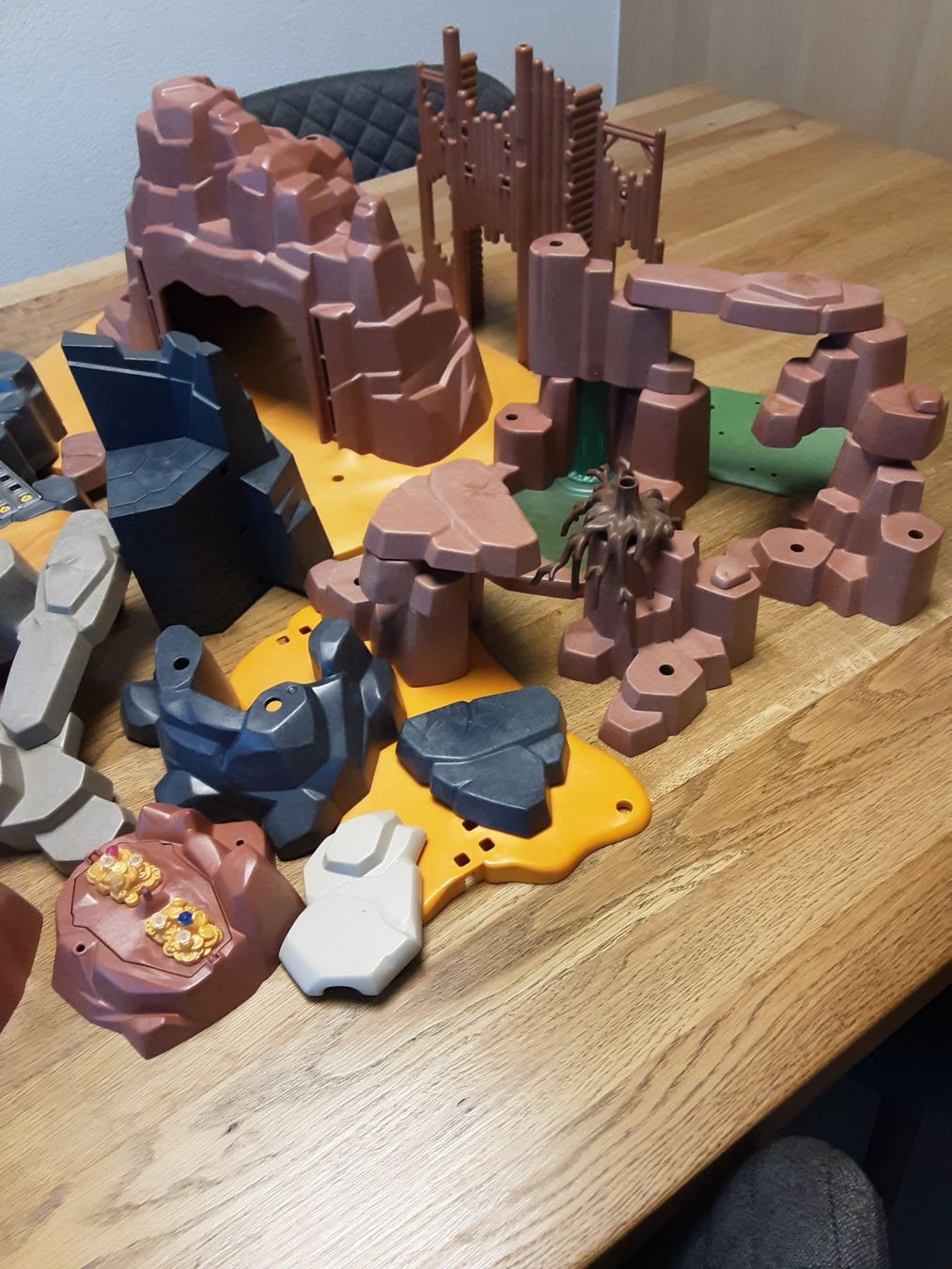 Playmobil Giocattoli: Playmobil diverse Felsen – Usato da Unterägeri venduto da KRD7 1