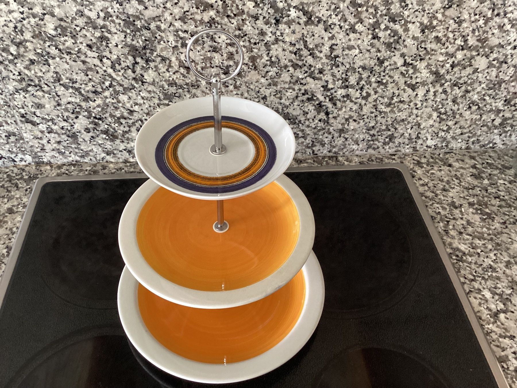 Assiettes: 3 stöckige Etagere – Neuf (Voir description) à Minusio par scotch111 1