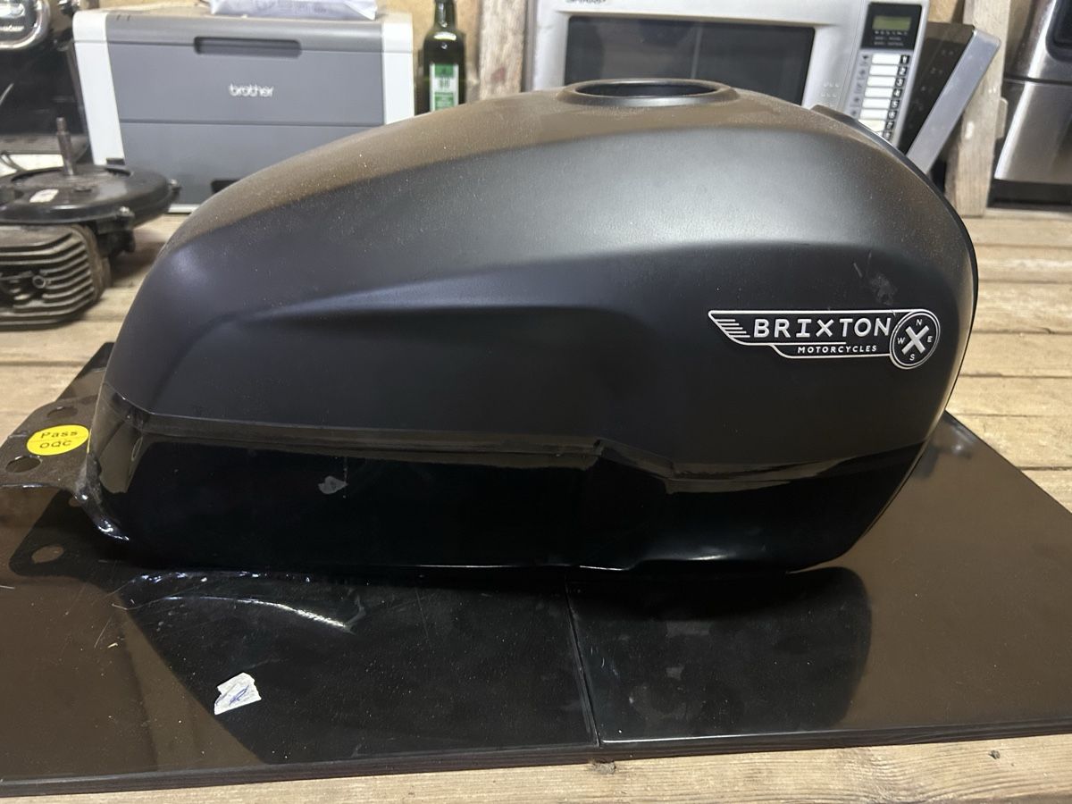 Sonstiges Fahrzeugzubehör: Brixton Motorcycles BX 125 Tank – Gebraucht aus Wohlenschwil von MajorTom73