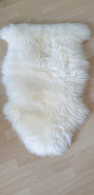 Tutte le decorazioni: Peau de mouton neuve – Usato da Moutier venduto da hugo2630