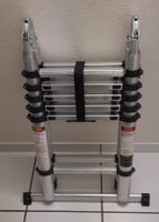 Alu-Teleskop-Klappleiter /Gewicht laut TCS-Inserat = 14.5 kg