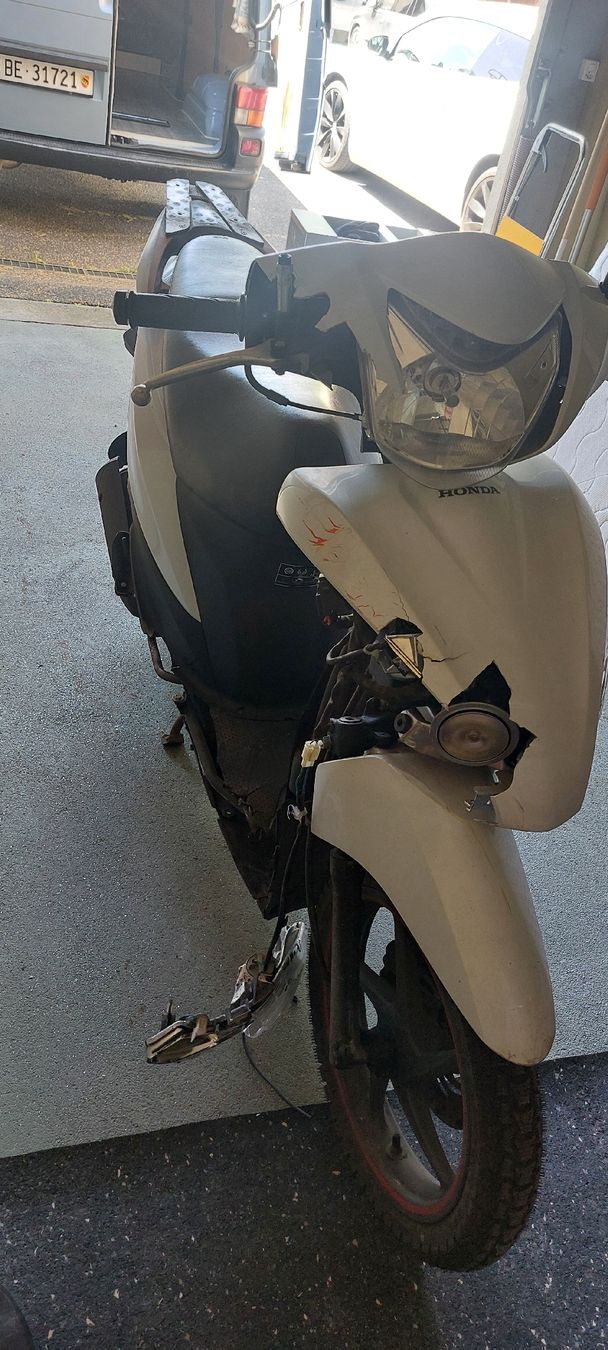 Honda Strada: Honda NSC50 (defekt) – Difettoso da Interlaken venduto da anna.kohler 3
