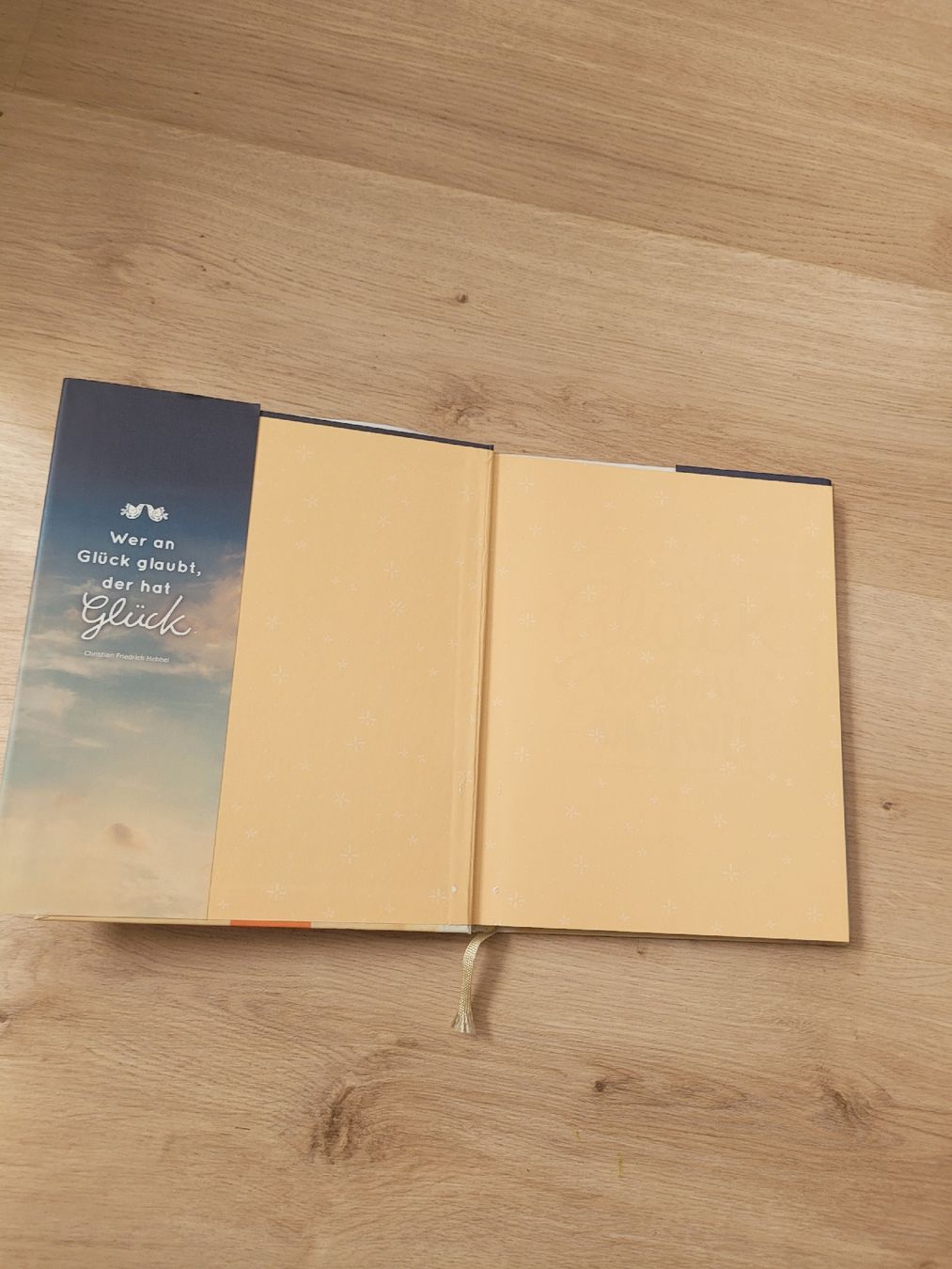 Libri: Buch "das Glück wohn überall" – Usato da Lupsingen venduto da sta_wgg5 1