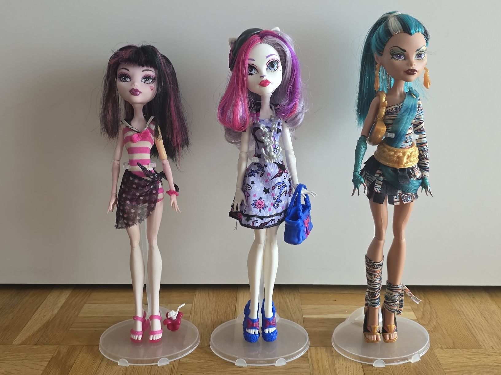 Poupées: monster high 3 dolls complete – D'occasion à Bellinzona par Qwer_h7j7