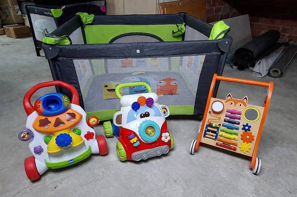 Sdraiette & Sdraiette a dondolo: Mobili e giochi per neonato – Usato da Coldrerio venduto da roc_zr5n