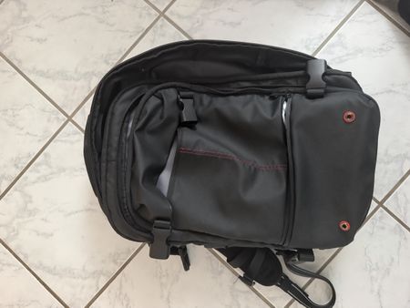 Neuwertiger Business Rucksack + Packwürfel, Schwarz 50 Zeich