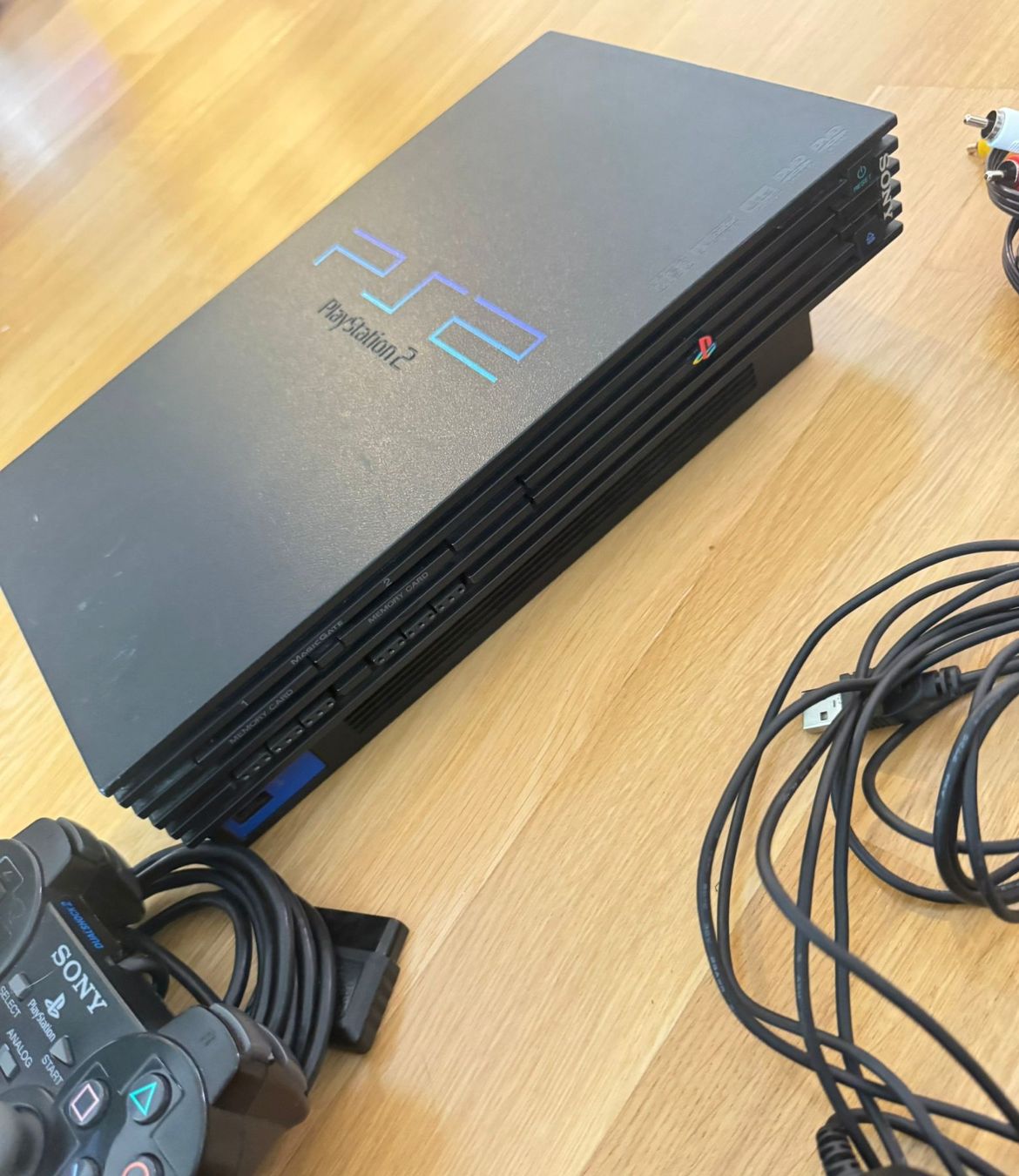 Sony Konsolen: Playstation 2 (PS2) mit Buzz! Buzzer-Controller – Gebraucht aus Herisau von Seyashop_2 4