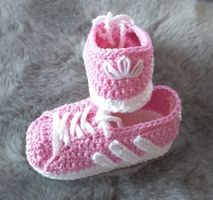 Baby-Turnschuh rosa-weiss gehäkelt_23