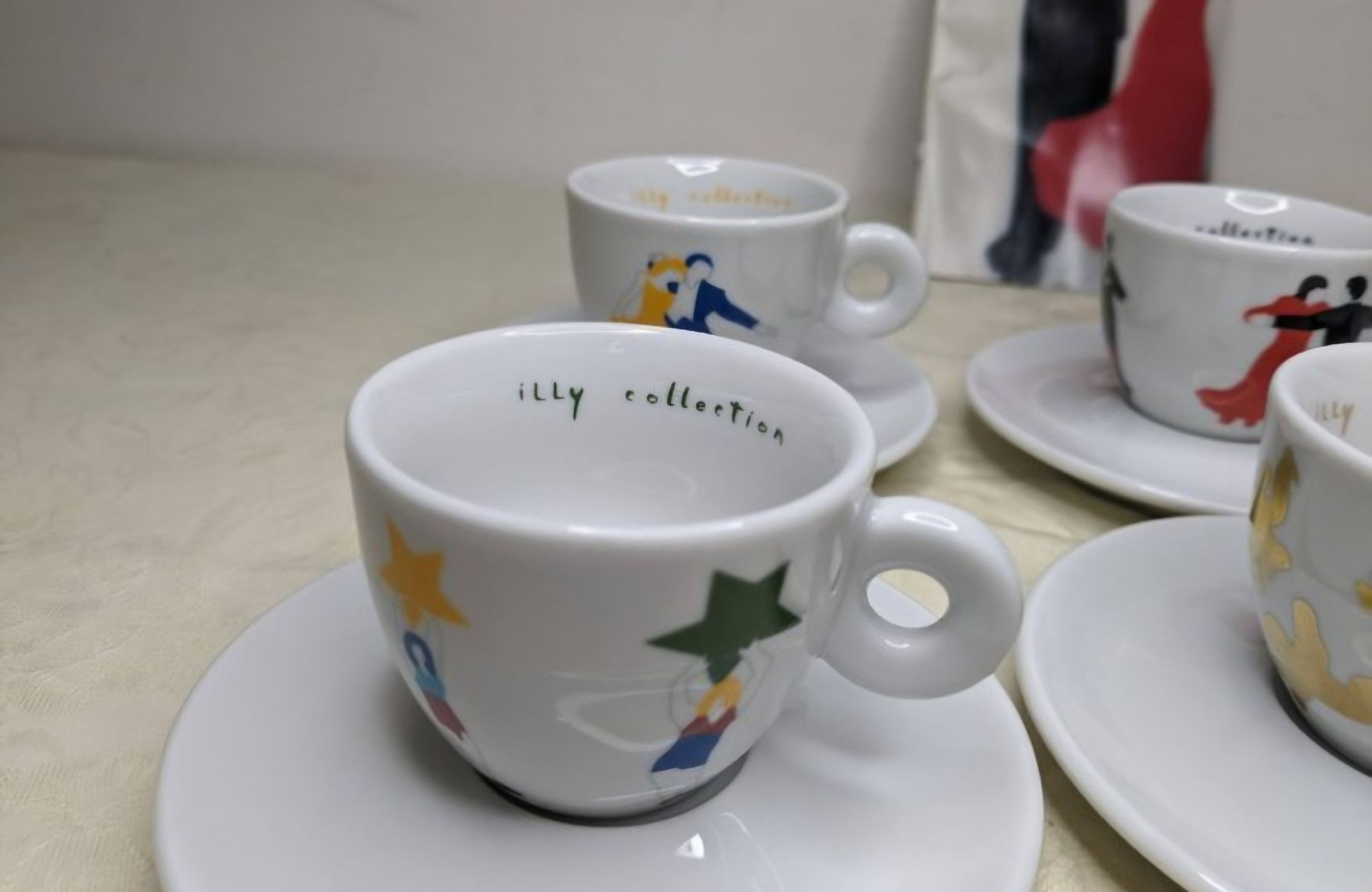 Illy Tazze: Illy Collection 1999 - Tazzine Ballerine – Usato da Meierskappel venduto da stadlin87 3