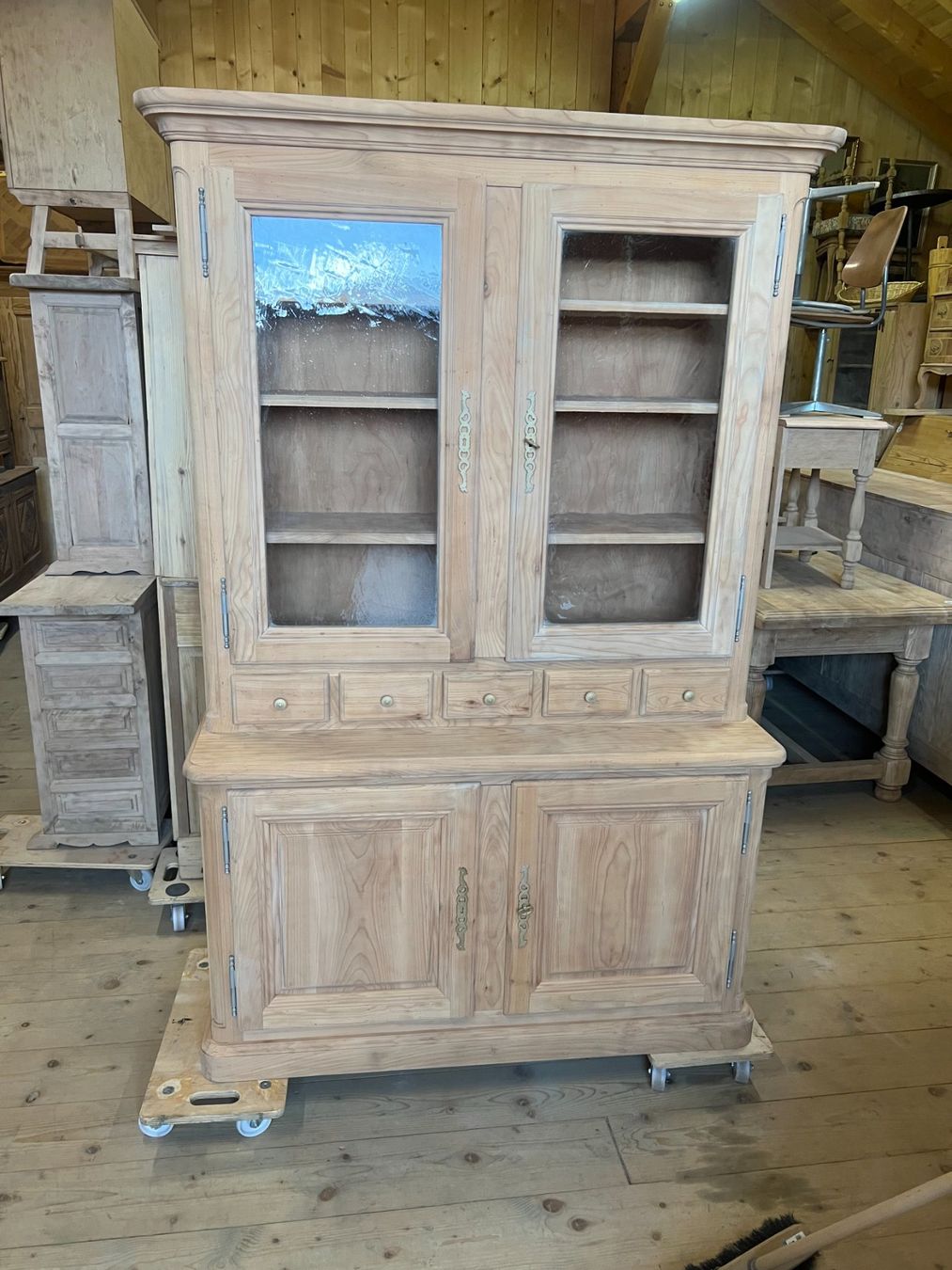 Credenze: ART 1082-H Buffet cerisier sablé – Usato da Pont-La-Ville venduto da BCMGLEAL