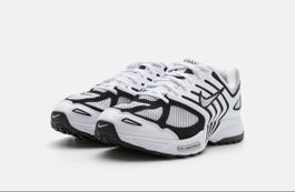 Nike Sportswear AIR PEGASUS 2005 - Sneaker low - white/metal