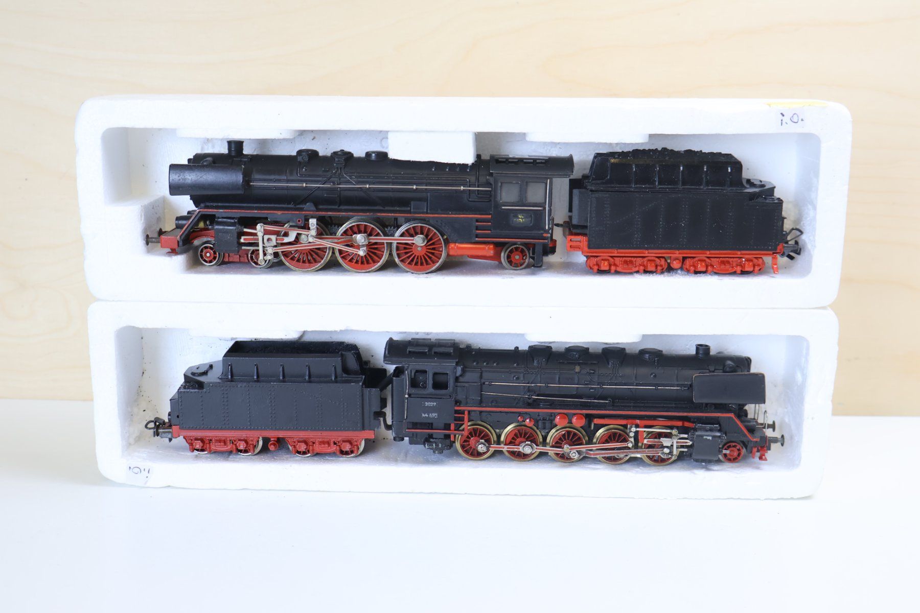 Fleischmann Modelleisenbahnen: Fleischmann/Hamo 2 x grosse & schöne Dampflok - H0 DC – Gebraucht aus Winterthur von Monstera 1