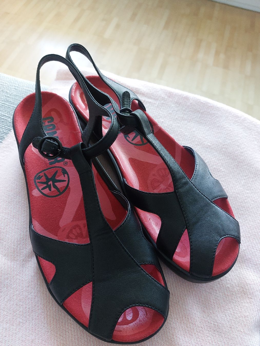 Camper Scarpe da donna: Schwarze Camper Sandalen, Grösse 40 – Usato da Thun venduto da Alexanna 4