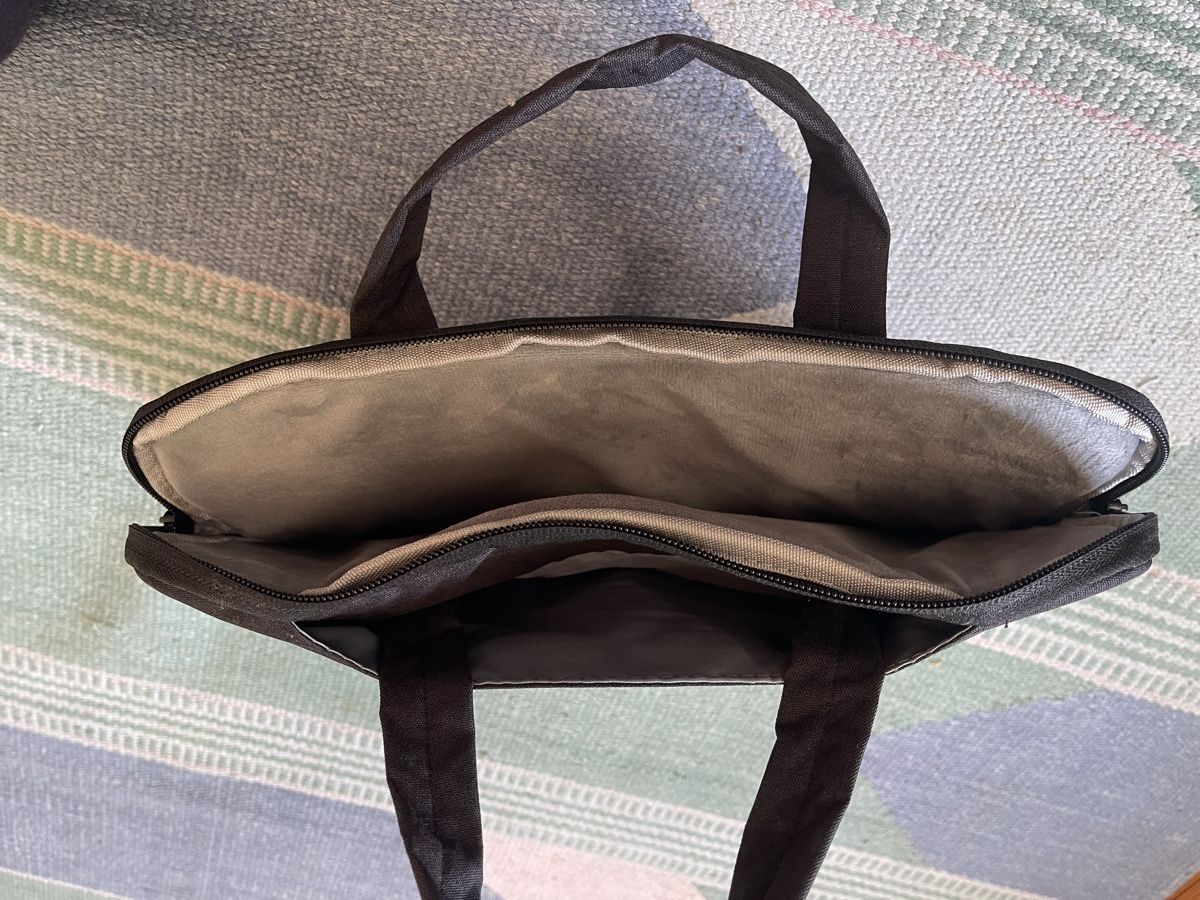 Taschen: Schwarze Laptoptasche (ca. 15 Zoll) – Gebraucht aus Muttenz von murielle4132 3