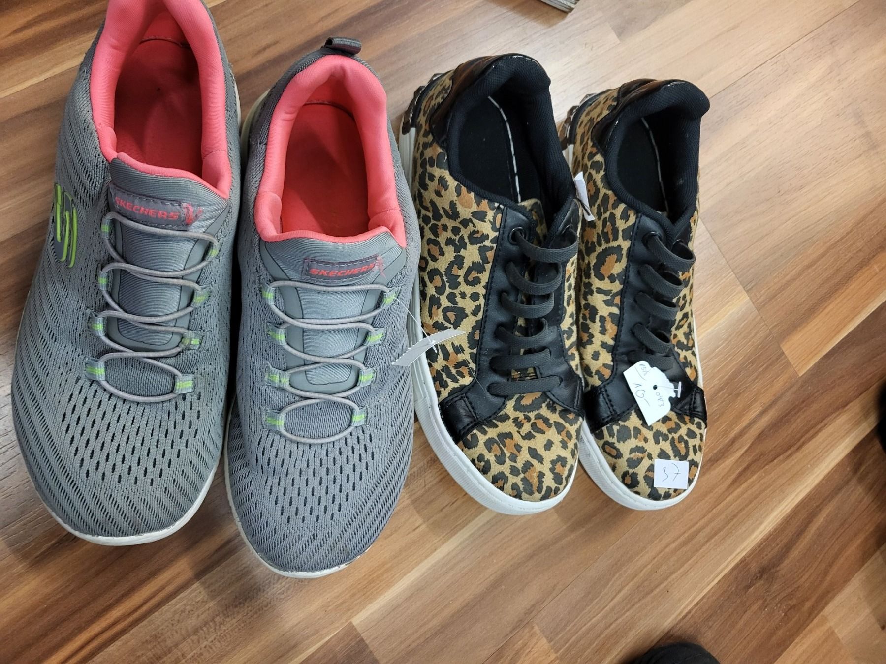 Skechers Scarpe da donna: Skechers und Freizeitschuh gr 37 B7 – Usato da Schwarzenburg venduto da Flamingo07