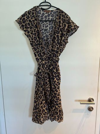 Wunderschönes Wickel-Baumwollkleid im Leo-Look, Grösse S-M