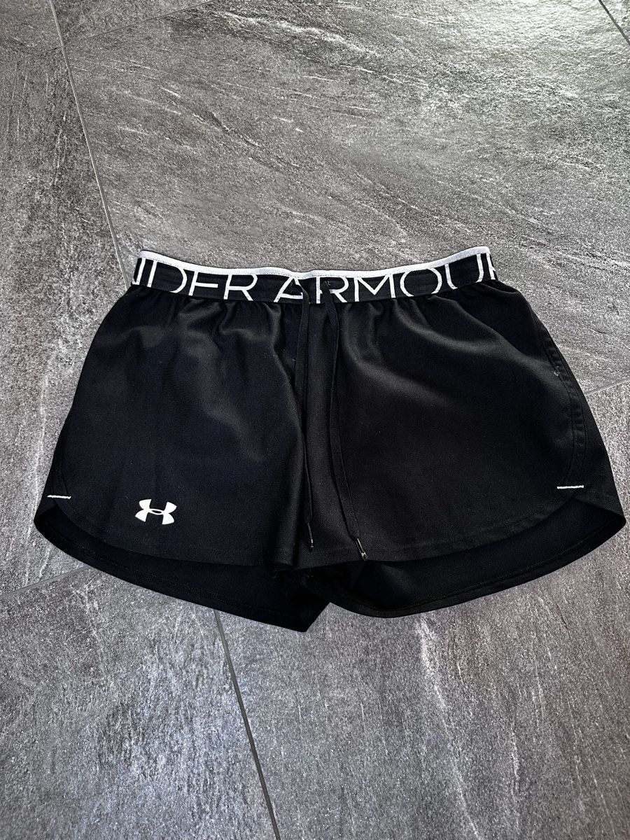 Under Armour Pantaloni: Under Armour Shorts, Gr. M – Usato da Bern venduto da WiederWert