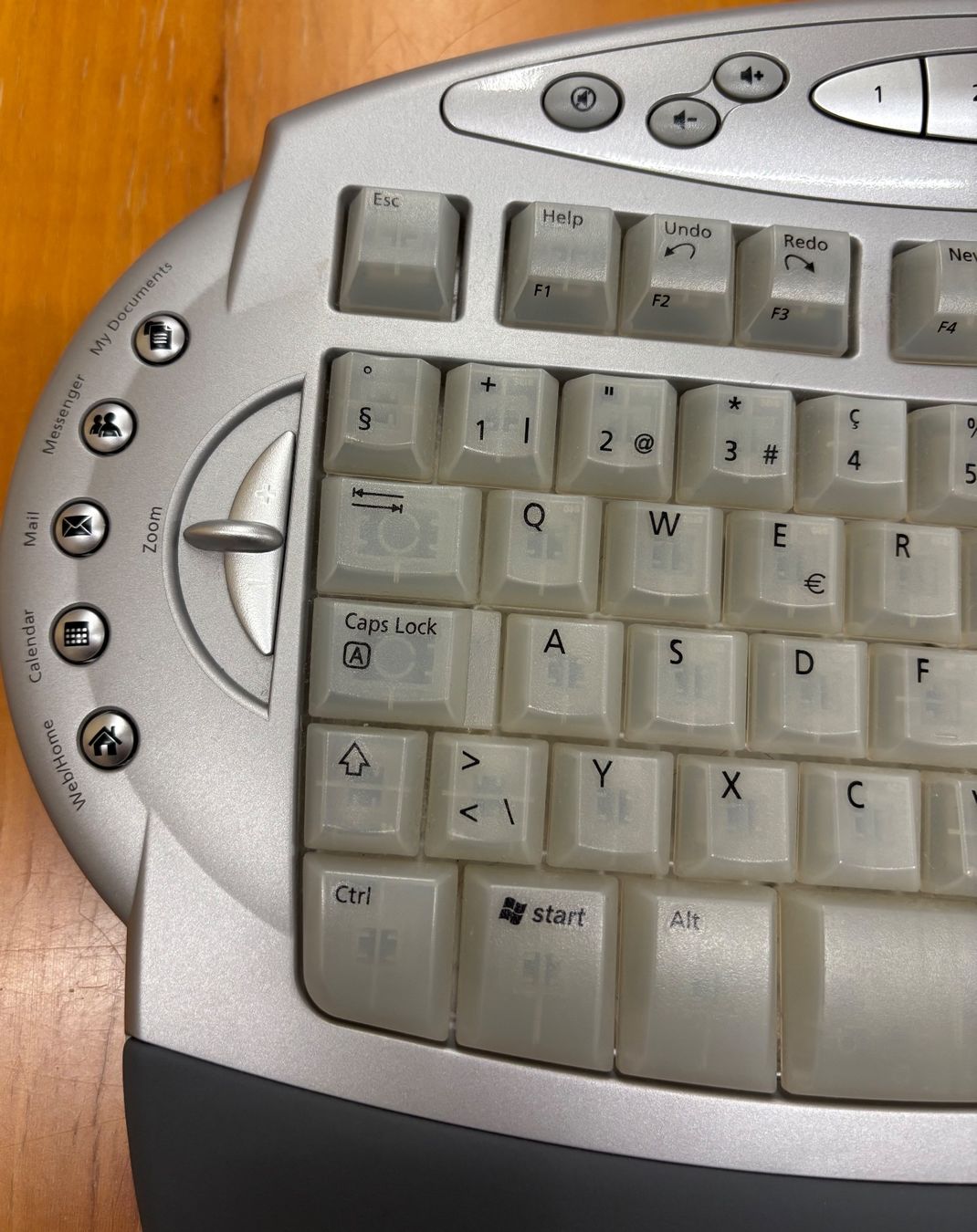 Microsoft Tastiere: Microsoft Wireless Comfort Tastatur + Maus – Usato da Suhr venduto da twt_gb7n 5