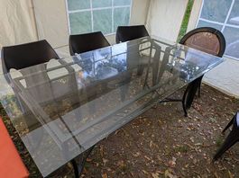 Belle table en verre