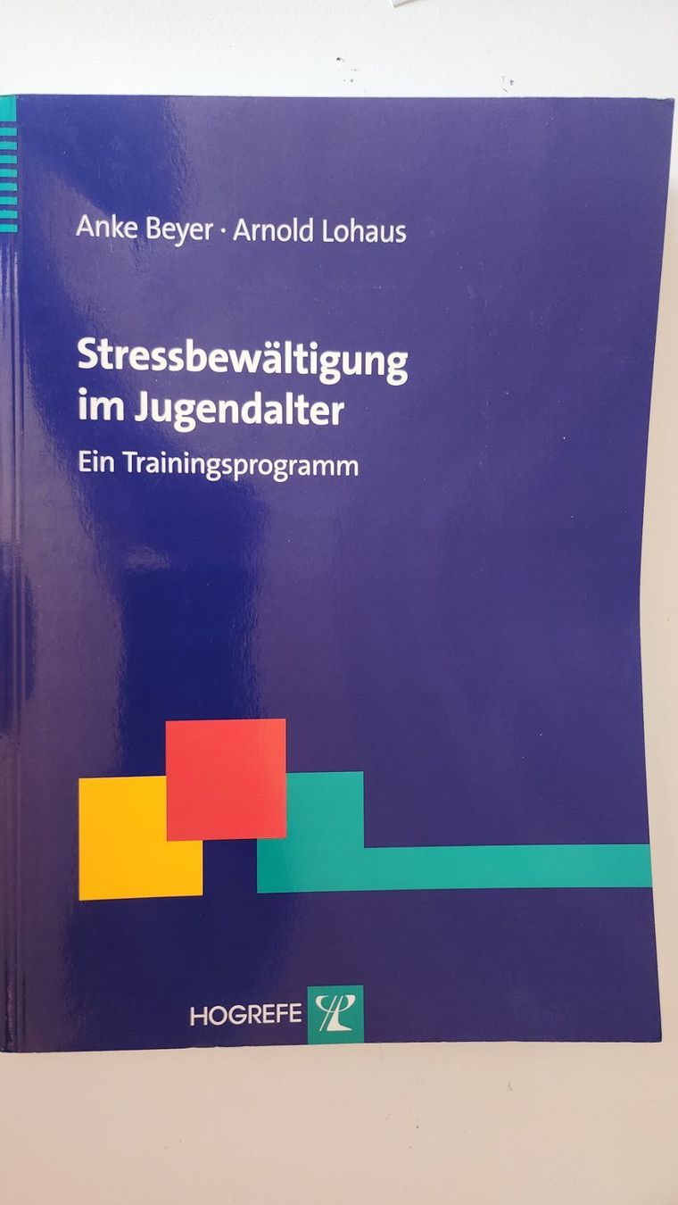 Libri: Stressbewältigung im Jugendalter -Trainingsprogramm – Usato da Dietikon venduto da Buchantiqdietikon