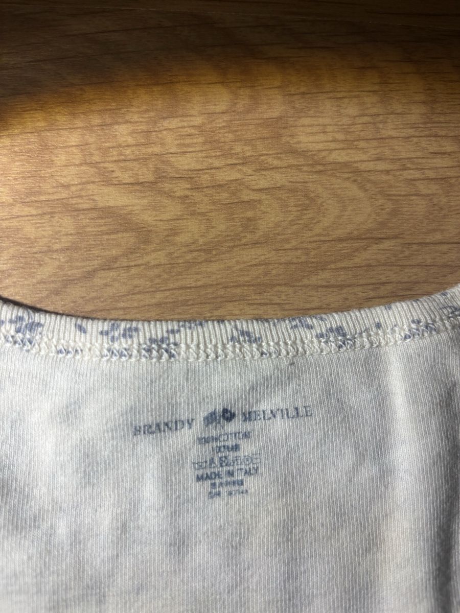 Brandy Melville T-shirt: BRANDY MELVILLE top – Nuovo (secondo la descrizione) da Lavigny venduto da bea_26wd 2