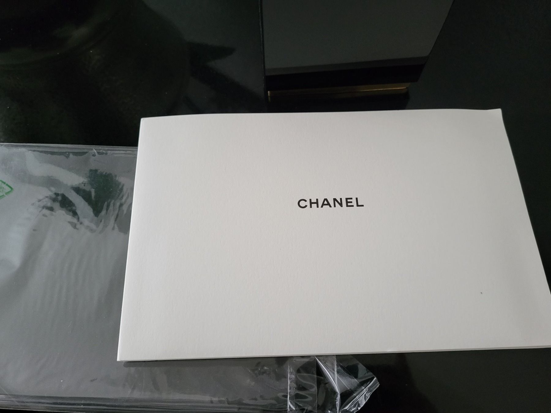Chanel Borse: Chanel Handschuh Reinigungsset – Nuovo e nell'imballaggio originale da wallisellen venduto da funkelsternchen5 1