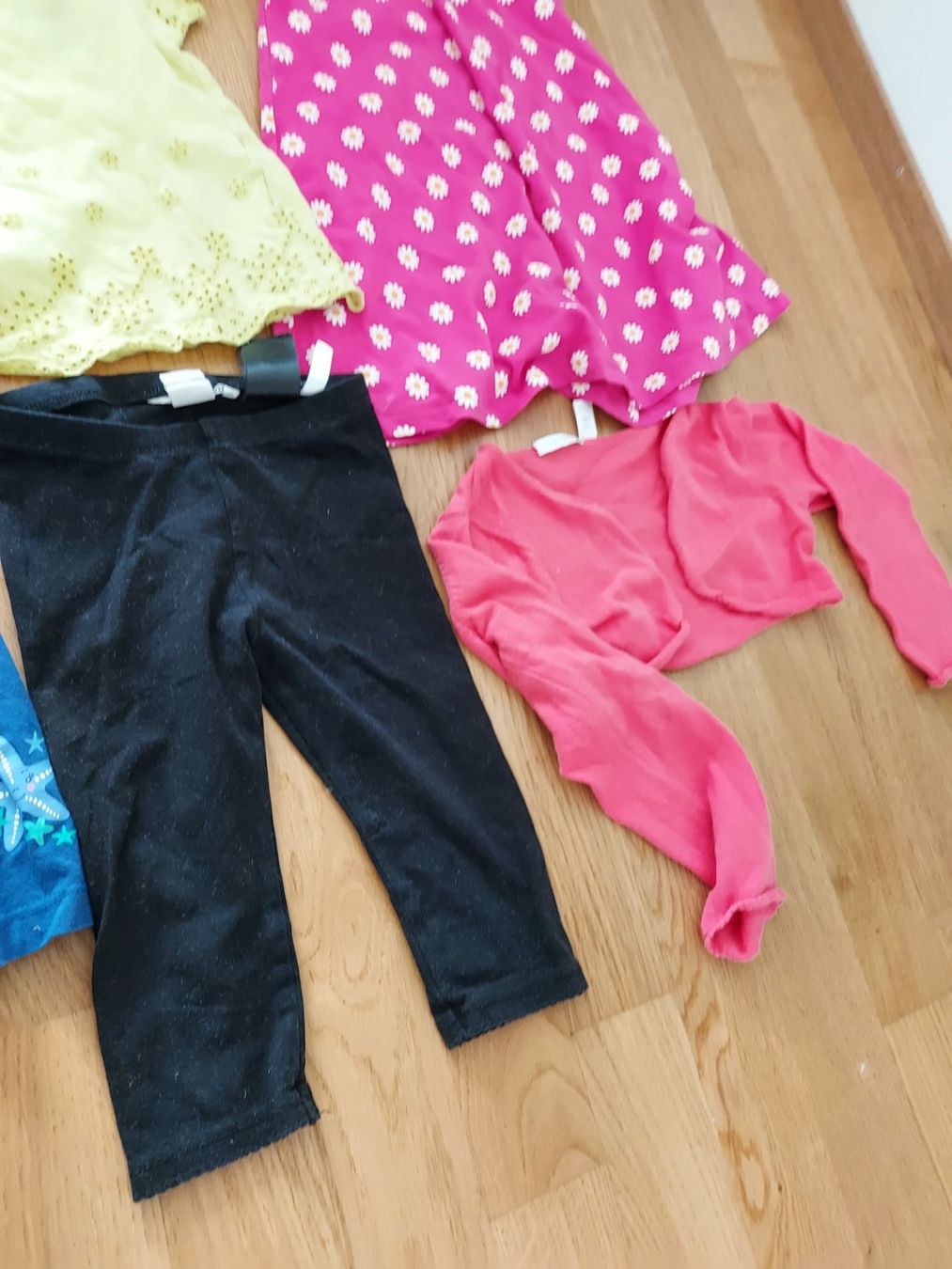 Lotti & Set di vestiti: Kleiderpaket – Usato da Glattpark(Opfikon) venduto da Uthyla 4