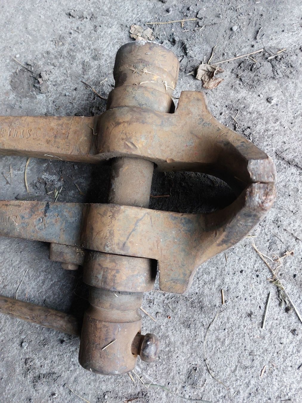Tutti gli attrezzi: Alter Schraubstock – Usato da Landquart venduto da Tractospeed01 3