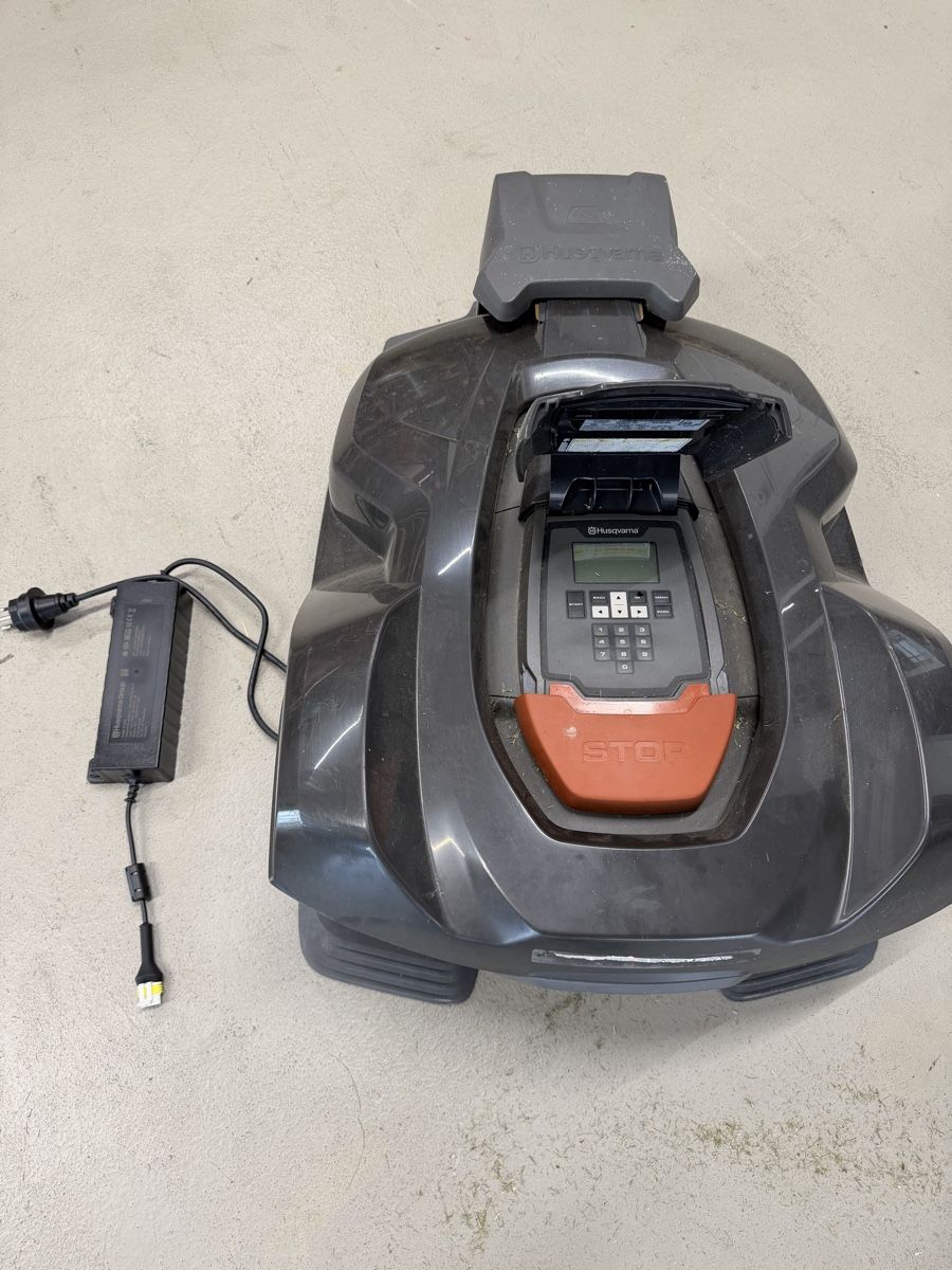 Husqvarna Tagliaerba: Rasenroboter Husqvarna AM420 – Usato da Kriens venduto da Frenchi1