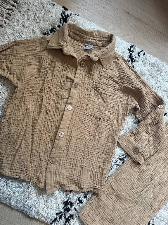 Pantalons: Musselin Anzug Grösse 122 – D'occasion à Buchs ZH par hipsternut 1