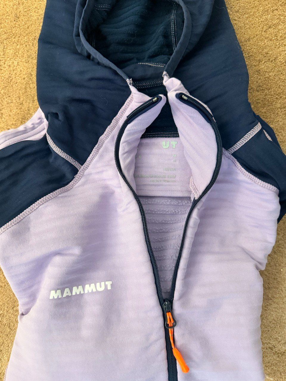 Jacken: Mammut Taiss Light ML Hooded Jacket Women – Gebraucht aus Männedorf von mic_y26r 1