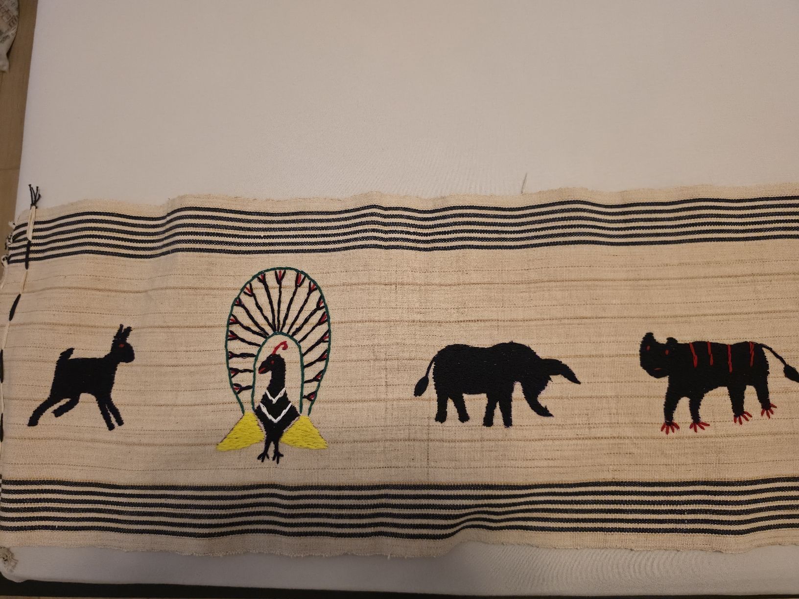 Altra biancheria da tavola: Handcrafted runner from Myanmar – Nuovo (secondo la descrizione) da Le Locle venduto da vri_c59x