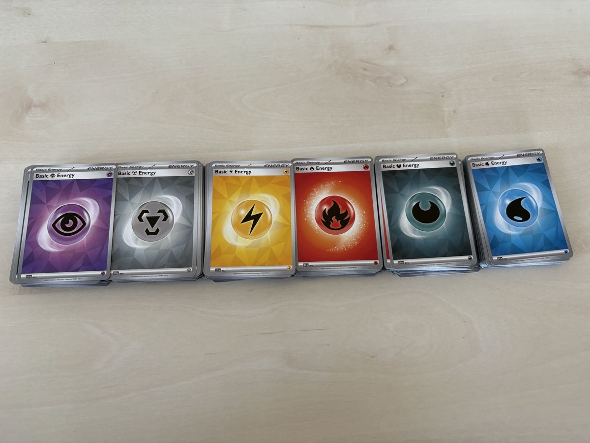 Cartoline: Pokemon Energy Cards – Usato da Tübach venduto da ebr_ts9c