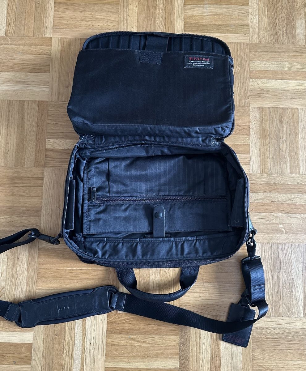Tumi Valigie & Borse: Tumi Laptop Tasche schwarz personalisierbar – Usato da Zürich venduto da alex124 1