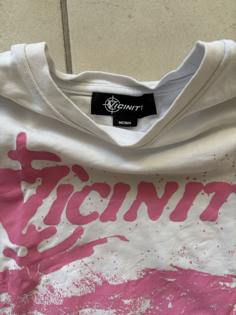 T-shirt: T-Shirt Vicinity Oversized Grösse M – Usato da Wettingen venduto da gabric58 1