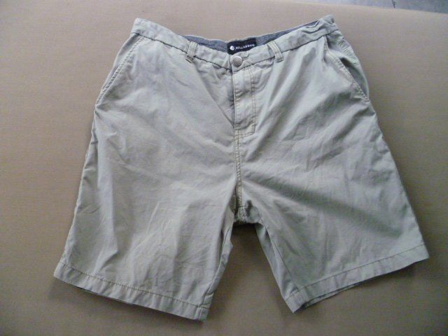Billabong Pantaloni: Kurze Billabong Hose – Usato da Bassersdorf venduto da Shelby70