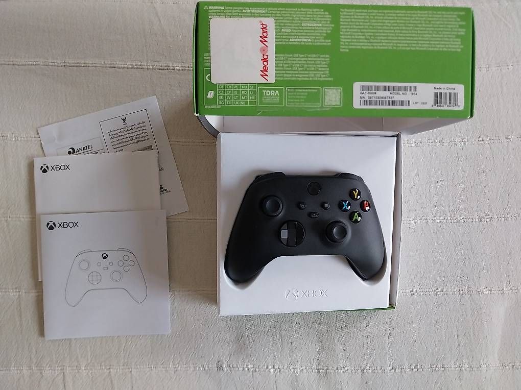Microsoft Console: Microsoft Xbox Wireless Controller - Carbon Black – Usato da Schwaderloch venduto da bademeister79 1