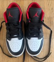 schwarzweisse Nike Air Jordan Gr. 35.5