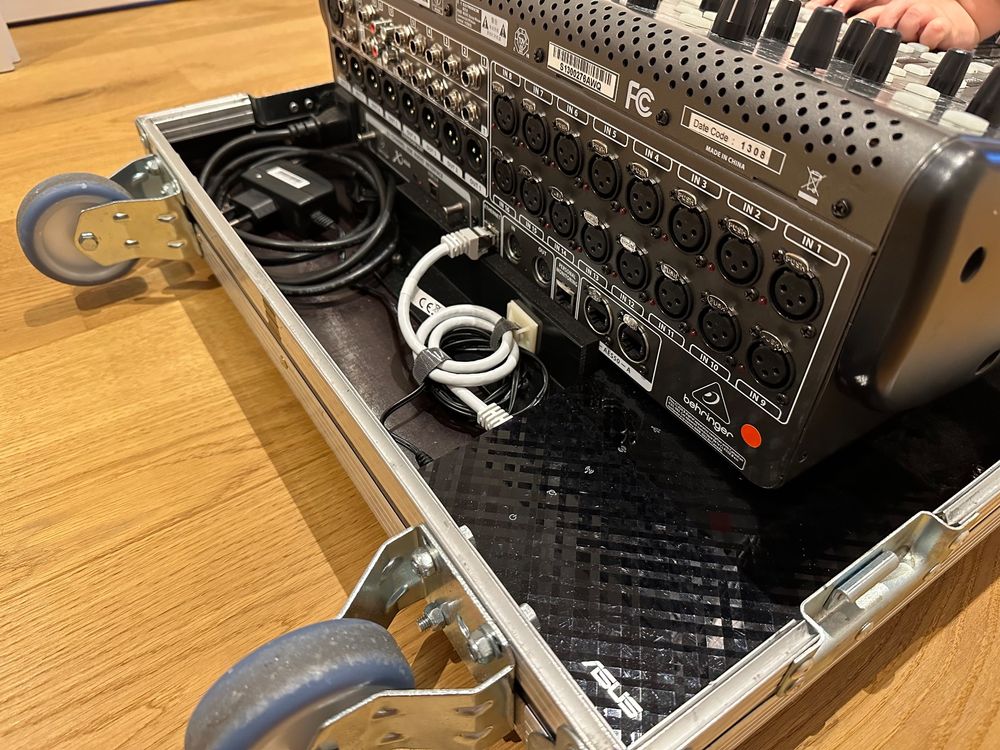 Behringer X32 Producer inkl. Case und Router Kaufen auf Ricardo