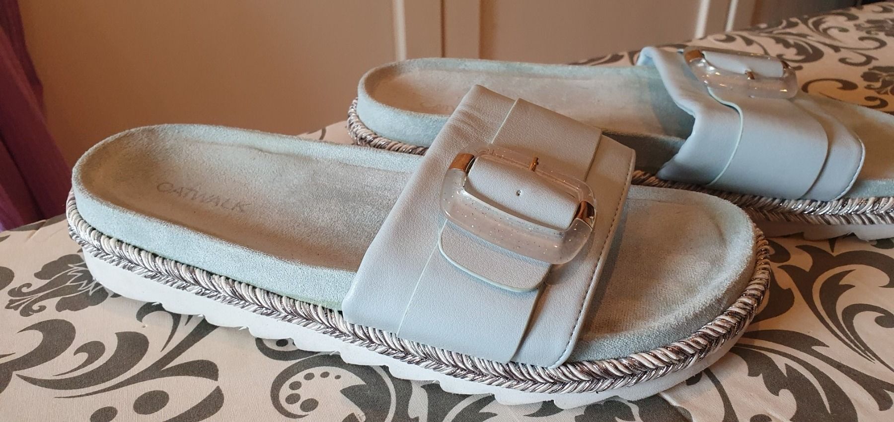 Graceland Scarpe da donna: neue Sandale Pantolette hellmint Gr.40 – Nuovo (secondo la descrizione) da Hittnau venduto da Gamoe