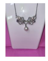 Collier avec perle et cristaux style vintage neuf