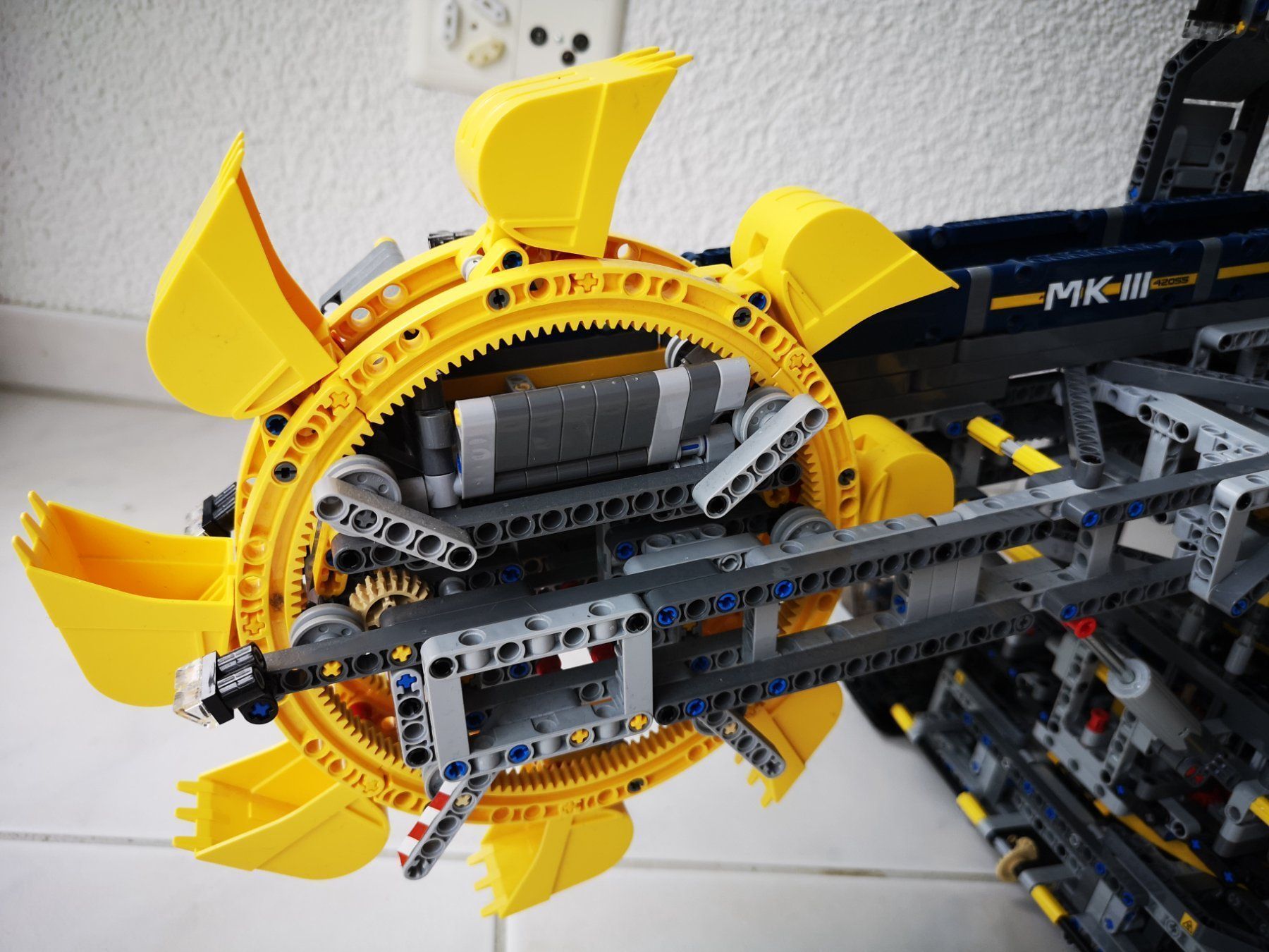 Lego Kit di costruzioni: Mega toller Lego Technic  Schaufelradbagger  Nr. 42055 – Usato da Arth venduto da Africa44 3