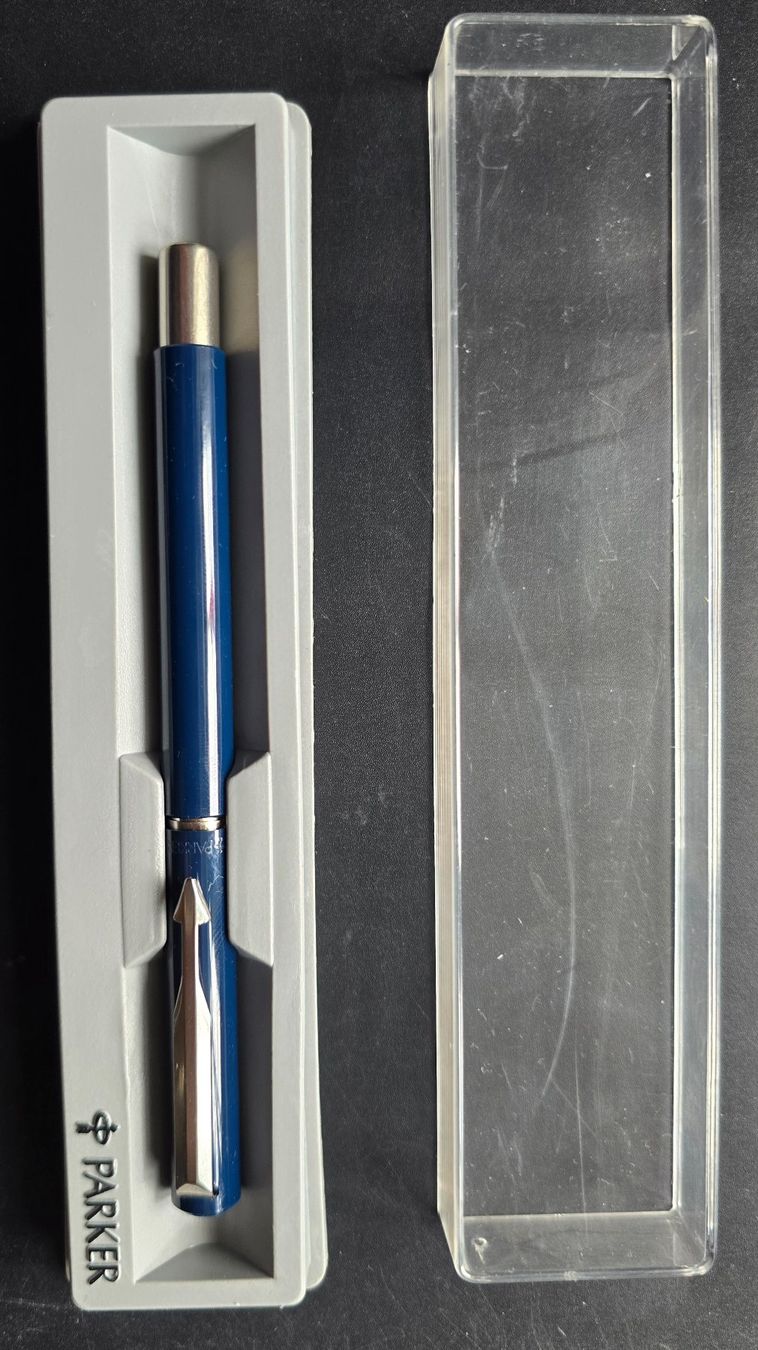 Penna & Evidenziatori: Parker Kugelschreiber Neu Zustand – Nuovo e nell'imballaggio originale da Spreitenbach venduto da designershop65