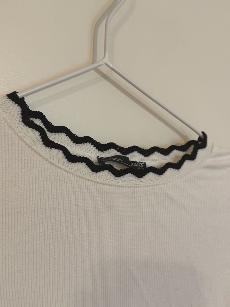 Zara Maglioni & Felpe: Weisses Langarmshirt mit schwarzer Borte  – Usato da Luzern venduto da vqu_8gks 3