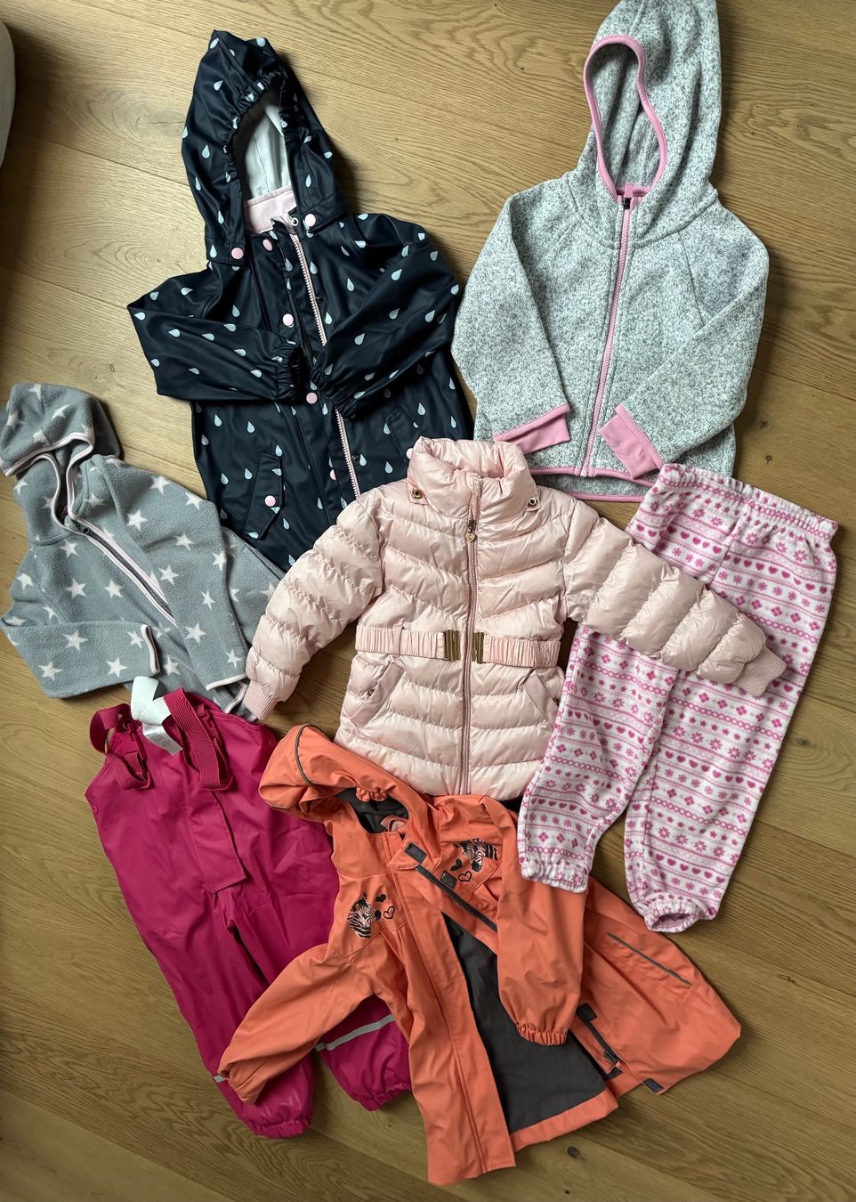 Lotti & Set di vestiti: Kleiderset Mädchen Grösse 98-104 – Usato da Mettmenstetten venduto da TAC79